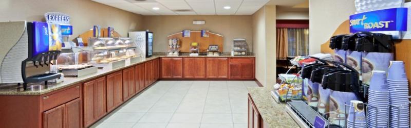 Holiday Inn Express And Suites Sumner By Ihg Exterior photo